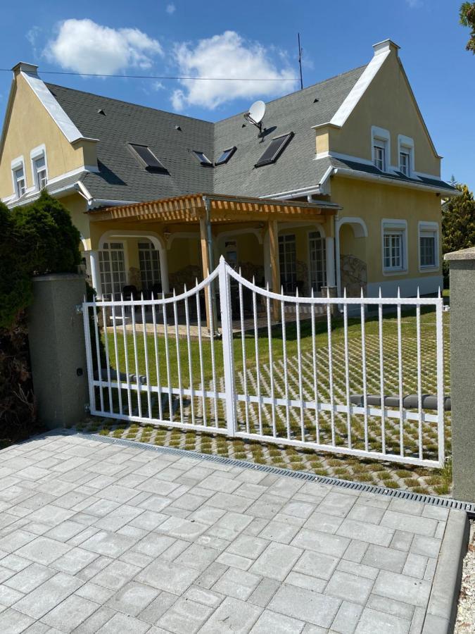 Pacsirta Apartman Lenti Exterior photo